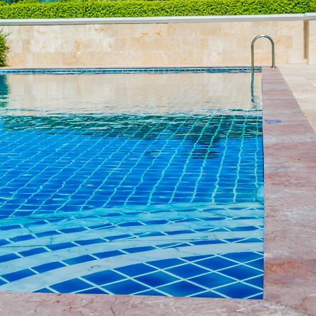 Holiday Inn Express Kenedy By Ihg Εξωτερικό φωτογραφία