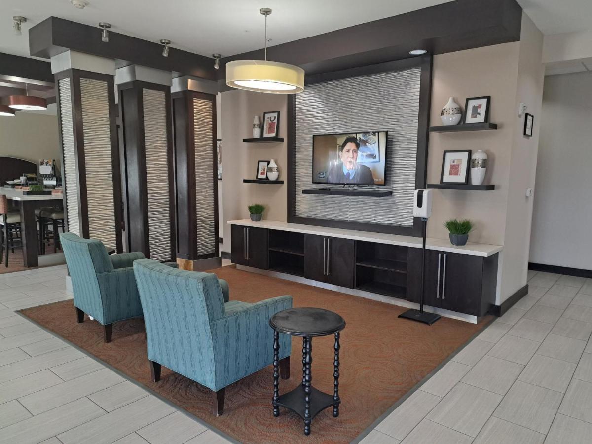 Holiday Inn Express Kenedy By Ihg Εξωτερικό φωτογραφία