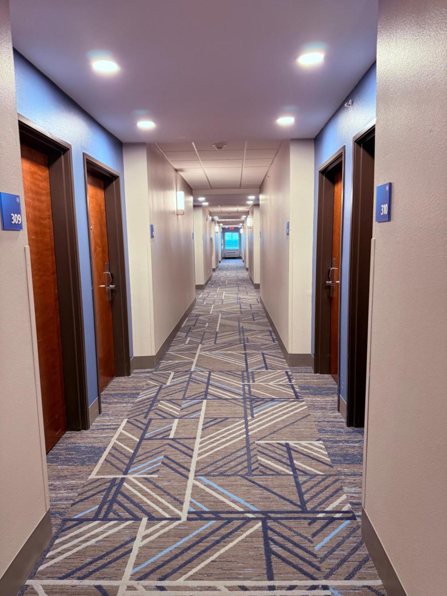 Holiday Inn Express Kenedy By Ihg Εξωτερικό φωτογραφία