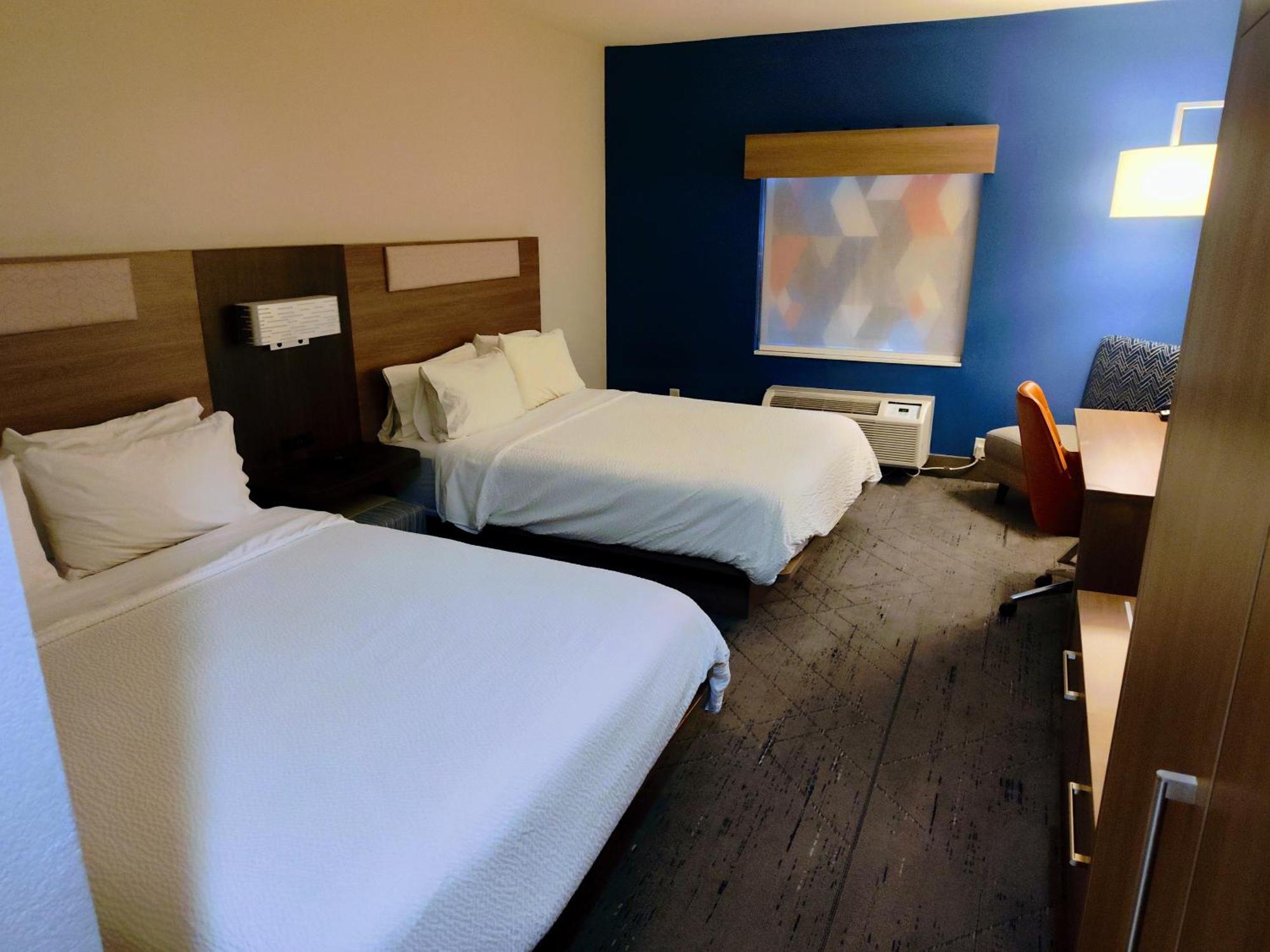 Holiday Inn Express Kenedy By Ihg Εξωτερικό φωτογραφία